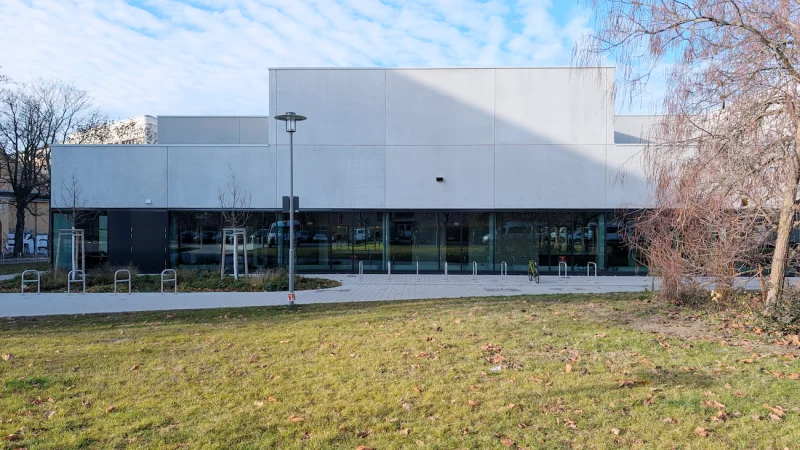 Schwimmhalle Otto-Runki-Platz