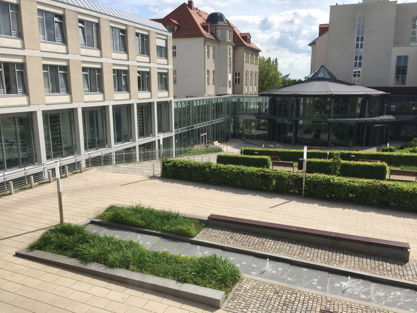 Neubau Bettenhaus, Rudolf Virchow Klinikum Glauchau / Büro für Landschaftsarchitektur in Leipzig Neubau Bettenhaus, Rudolf Virchow Klinikum Glauchau / Büro für Landschaftsarchitektur in Leipzig
